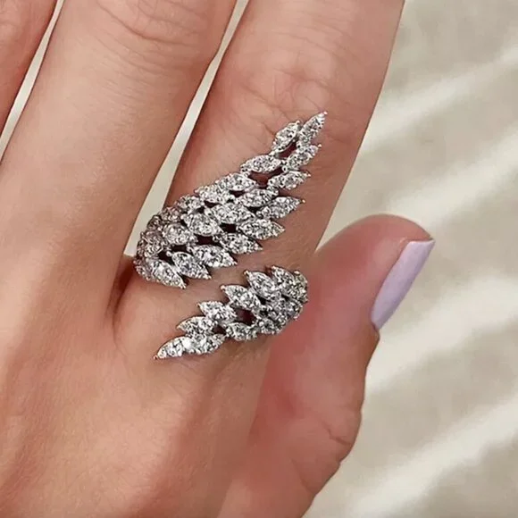 NEW 18k White Gold Diamond Ring Large Statement Wings Ring